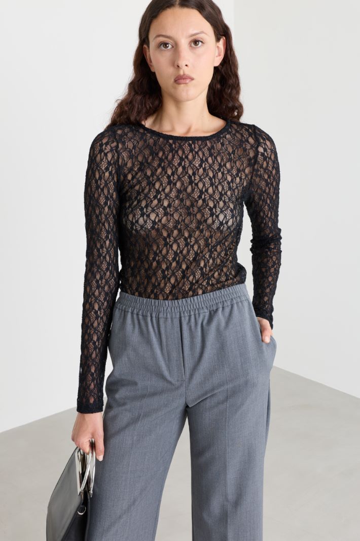 T-shirt in pizzo - NERO  - Intrend - 2
