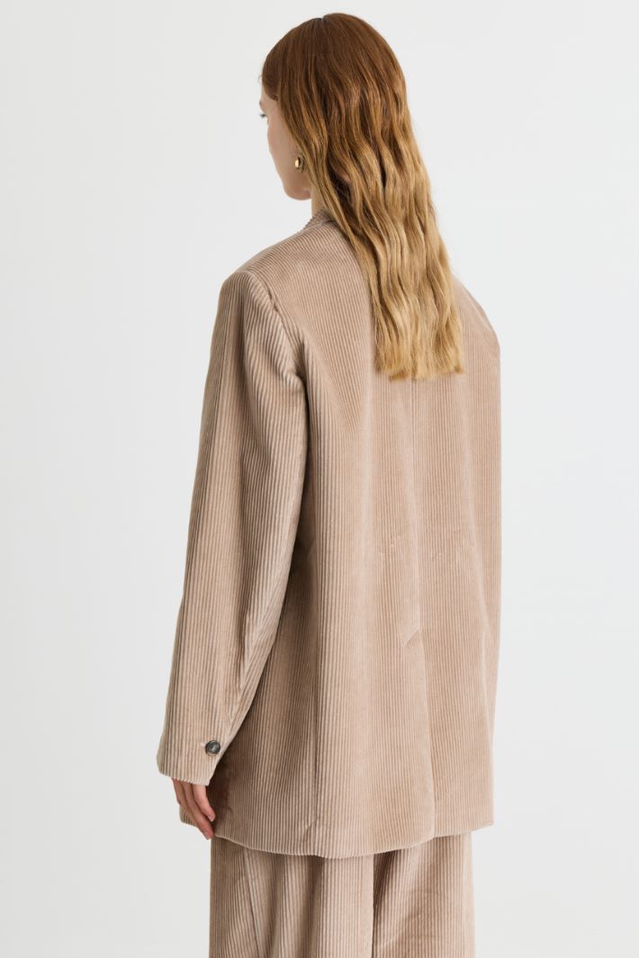 Relaxed-fit velvet blazer - CAMEL - Intrend - 4