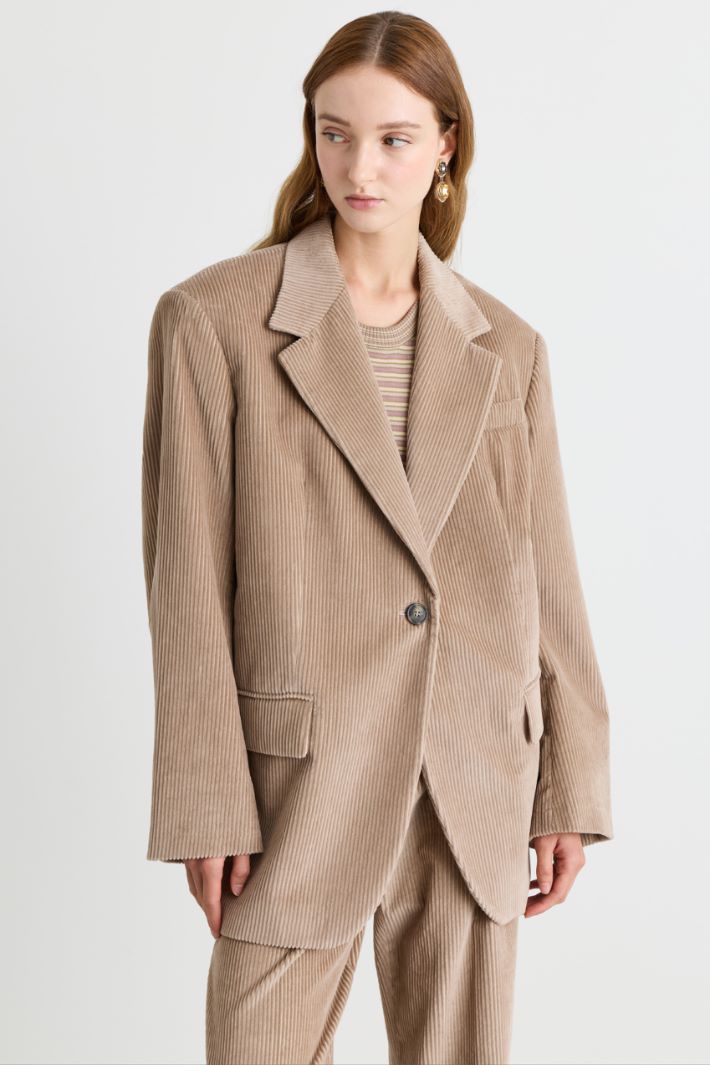 Relaxed-fit velvet blazer - CAMEL - Intrend - 2