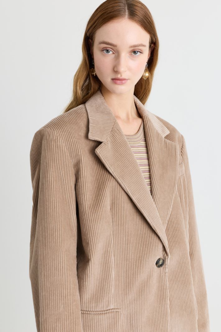 Relaxed-fit velvet blazer - CAMEL - Intrend - 3