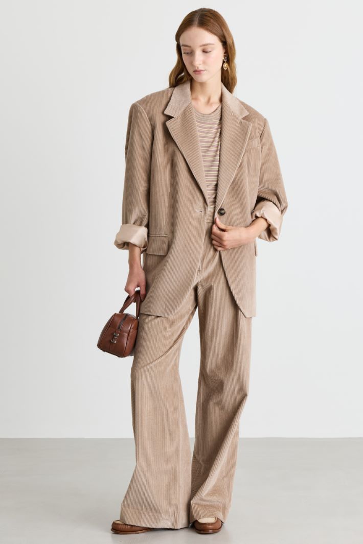Relaxed-fit velvet blazer - CAMEL - Intrend