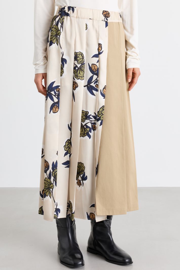 Asymmetric pleated skirt - WHITE CAMEL - Intrend - 2