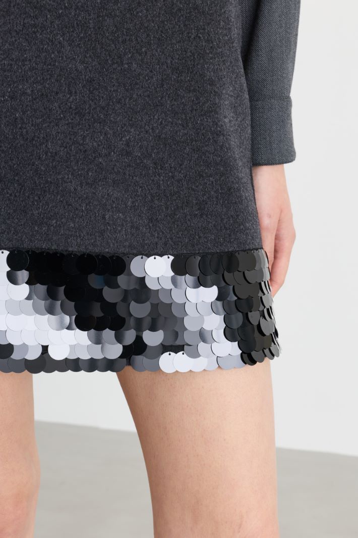 Sequin-hem miniskirt - BLACK - Intrend - 3