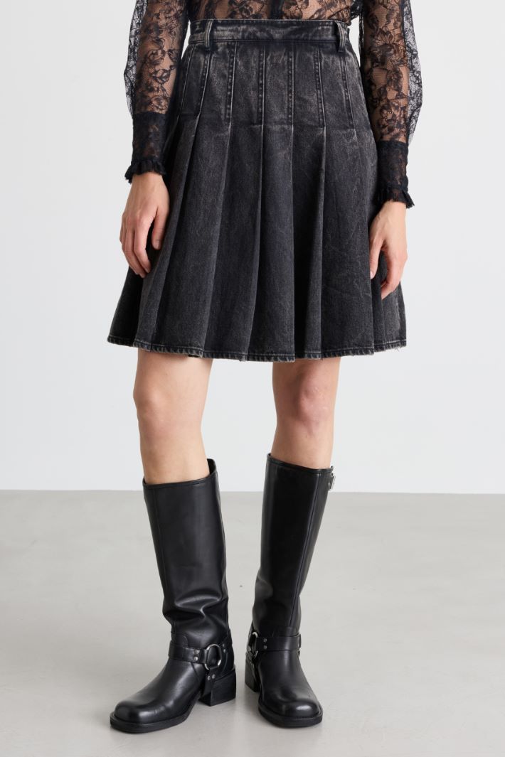 Short Pleated Skirt - BLACK - Intrend - 2