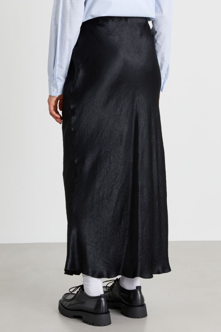 Crinkle satin skirt - BLACK - Intrend - 4