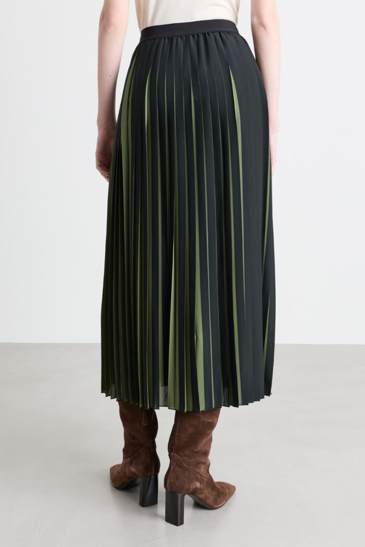 Printed plissé jersey skirt - BLACK GREEN - Intrend - 4