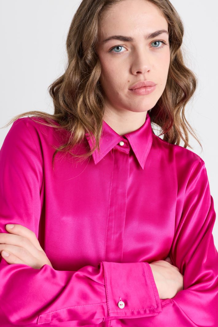 Camicia in raso con bottoni gioiello - FUXIA - Intrend - 3