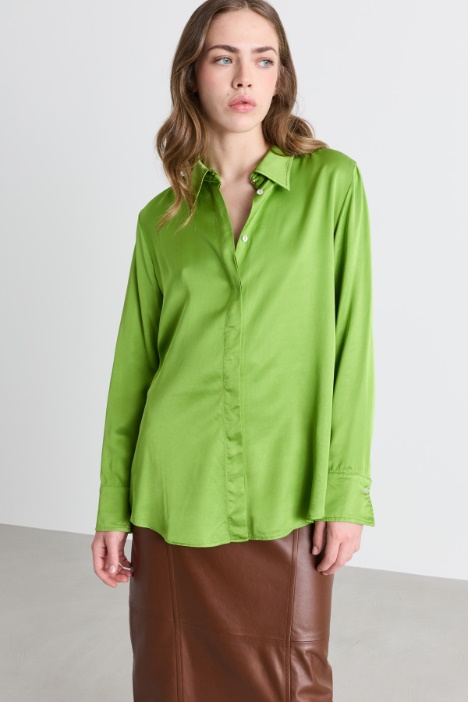 Camicia in raso con bottoni gioiello - Intrend