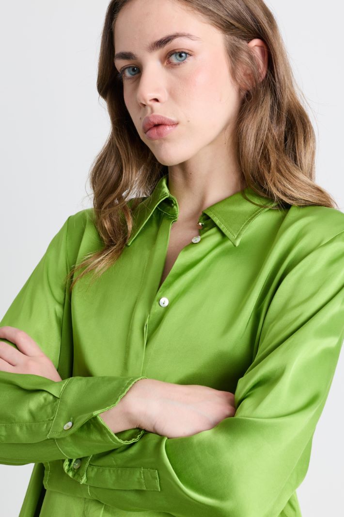 Camicia in raso con bottoni gioiello - VERDE - Intrend - 3
