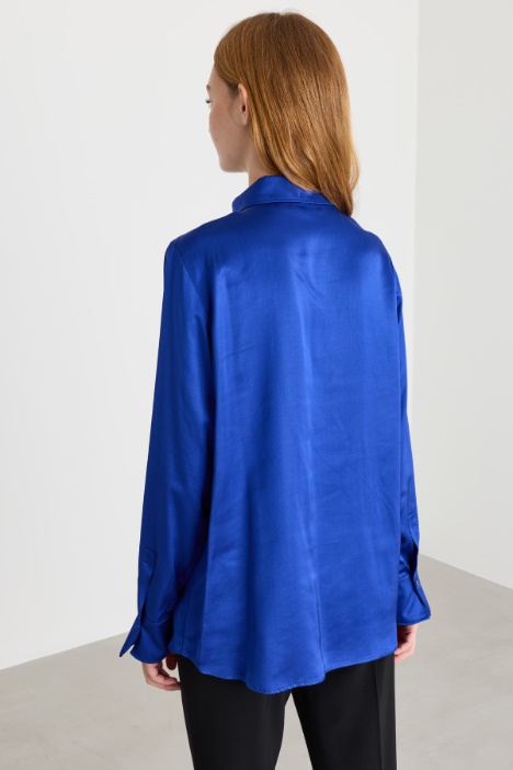 Camicia in raso con bottoni gioiello