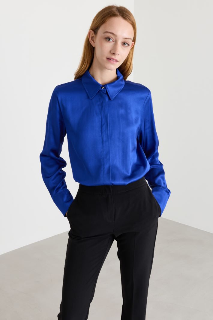 Satin shirt with jewelled buttons - BLUE - Intrend - 2