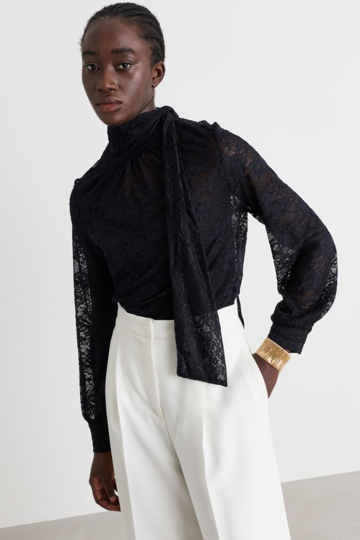 Stretch-lace blouse - BLACK - Intrend - 2