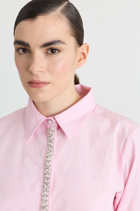 Camicia in popeline con dettagli di perle e strass
