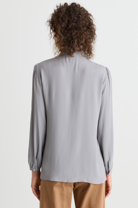 Camicia semiaderente con spacchi