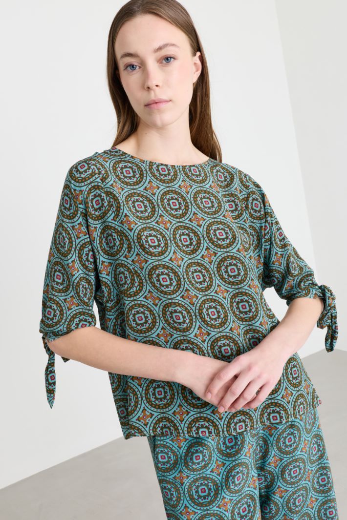 Blusa girocollo in crepe de chine - AZZURRO VERDE - Intrend - 3