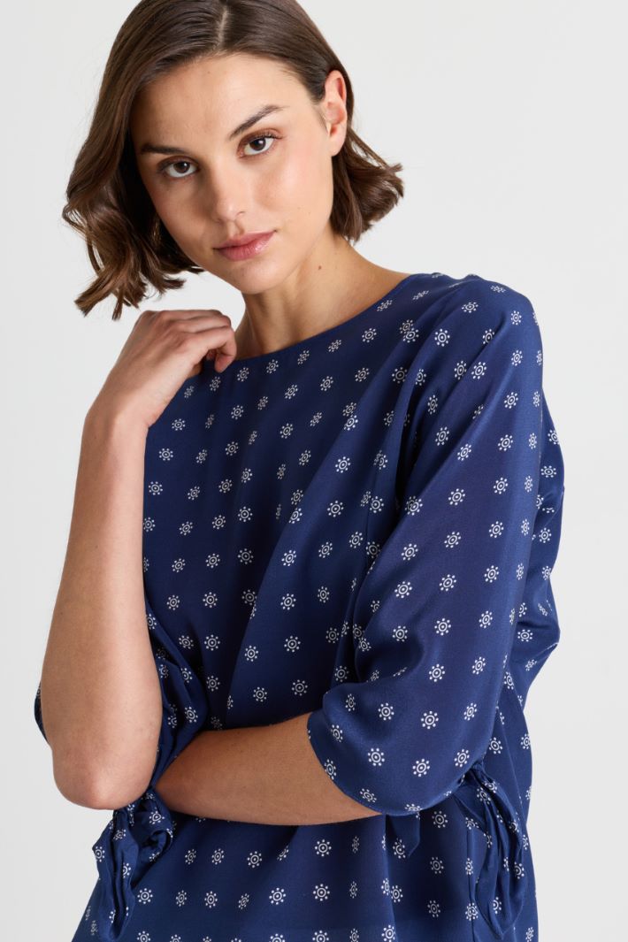 Blusa girocollo in crepe de chine - BLU BIANCO - Intrend - 3