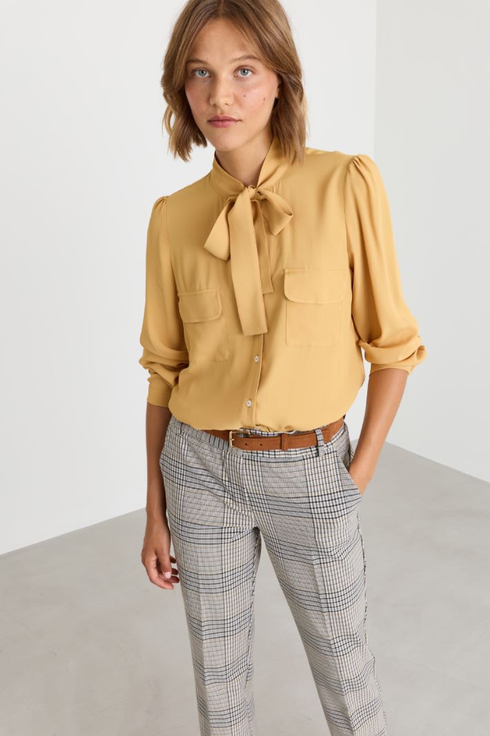 Camicia sfiancata con tasche al petto - GIALLO - Intrend - 2