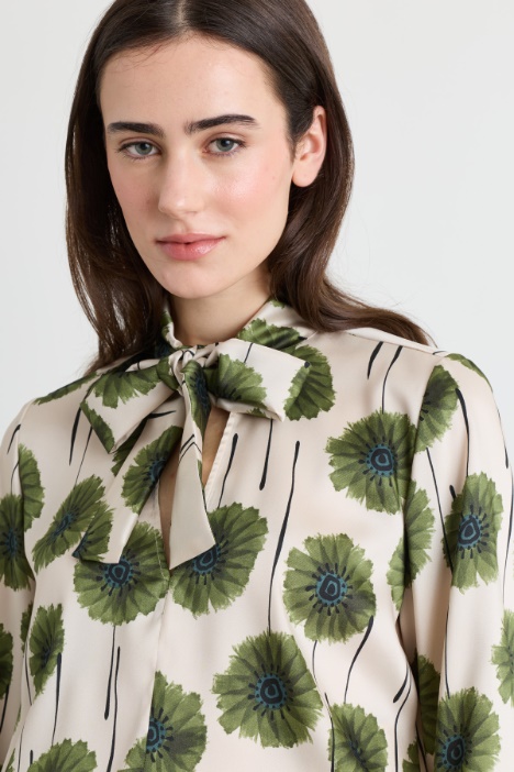 Blusa in twill stampato