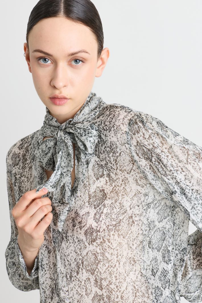 Blusa in creponne stampata - ANIMALIER - Intrend - 3