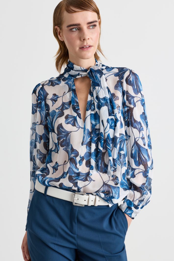 Blusa in creponne stampata - BIANCO AZZURRO - Intrend - 2