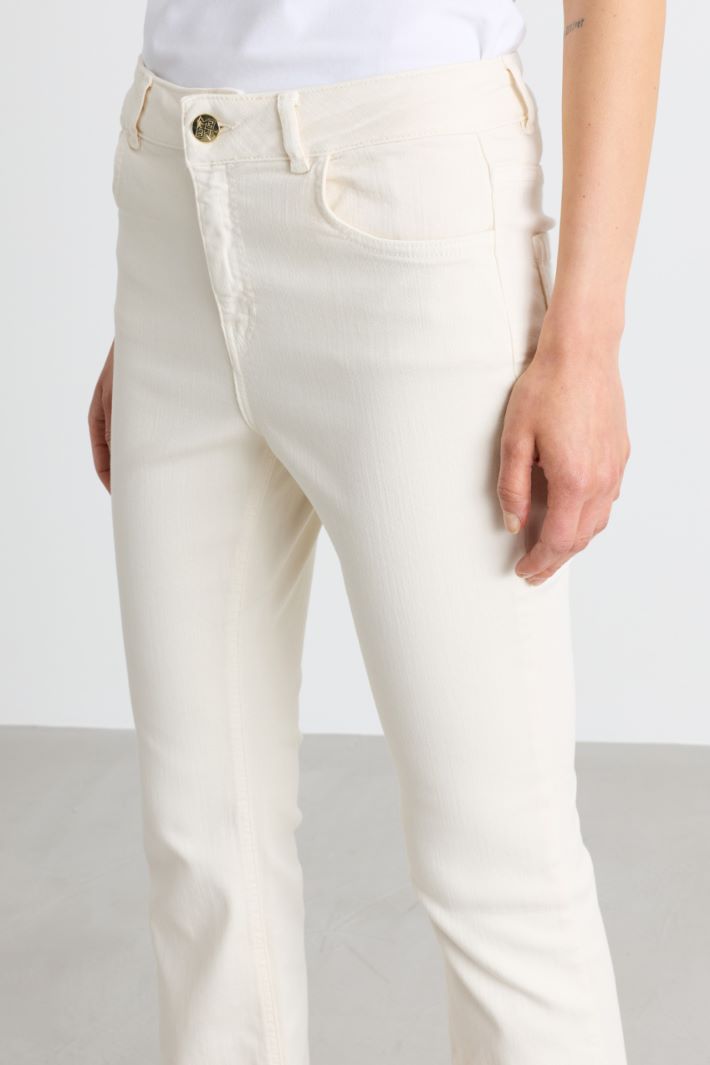 Slim-fit stretch gabardine trousers - WHITE - Intrend - 3