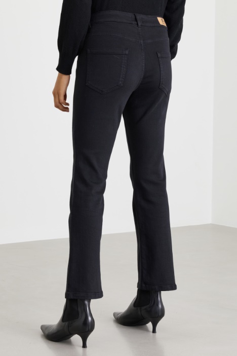 Pantalone aderente in gabardina stretch