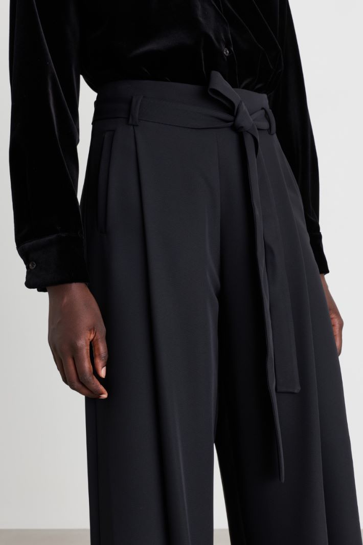 Wide-fit crêpe trousers - BLACK - Intrend - 3