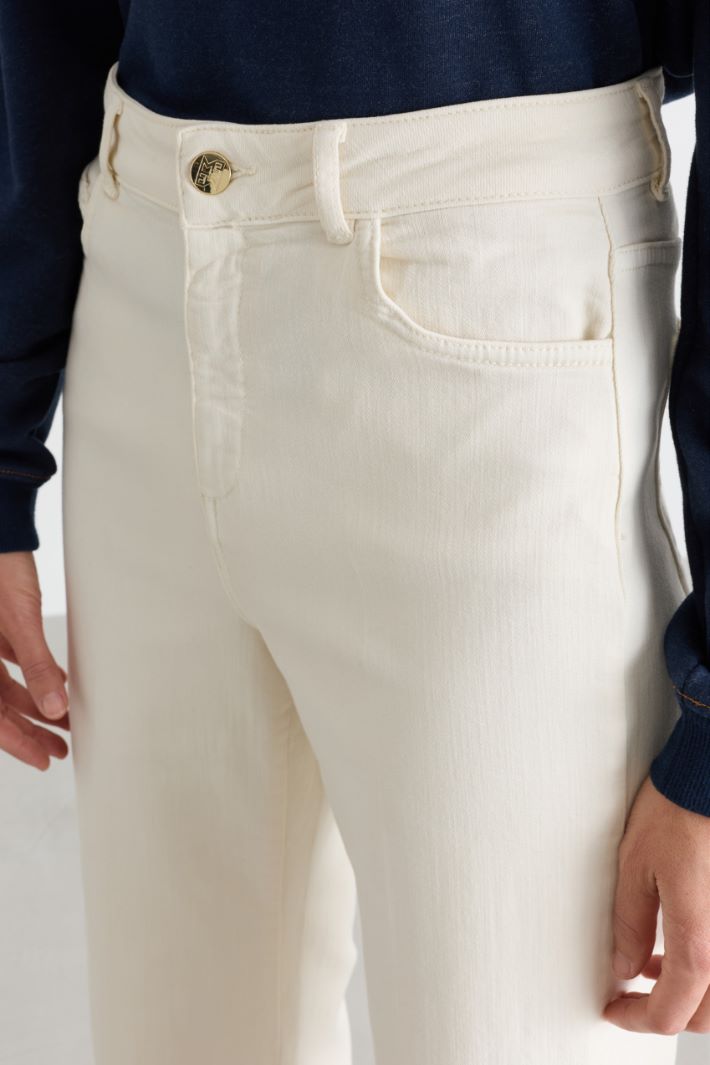 Straight-fit Trousers with a Deep Top-stitched Hem - WHITE - Intrend - 3