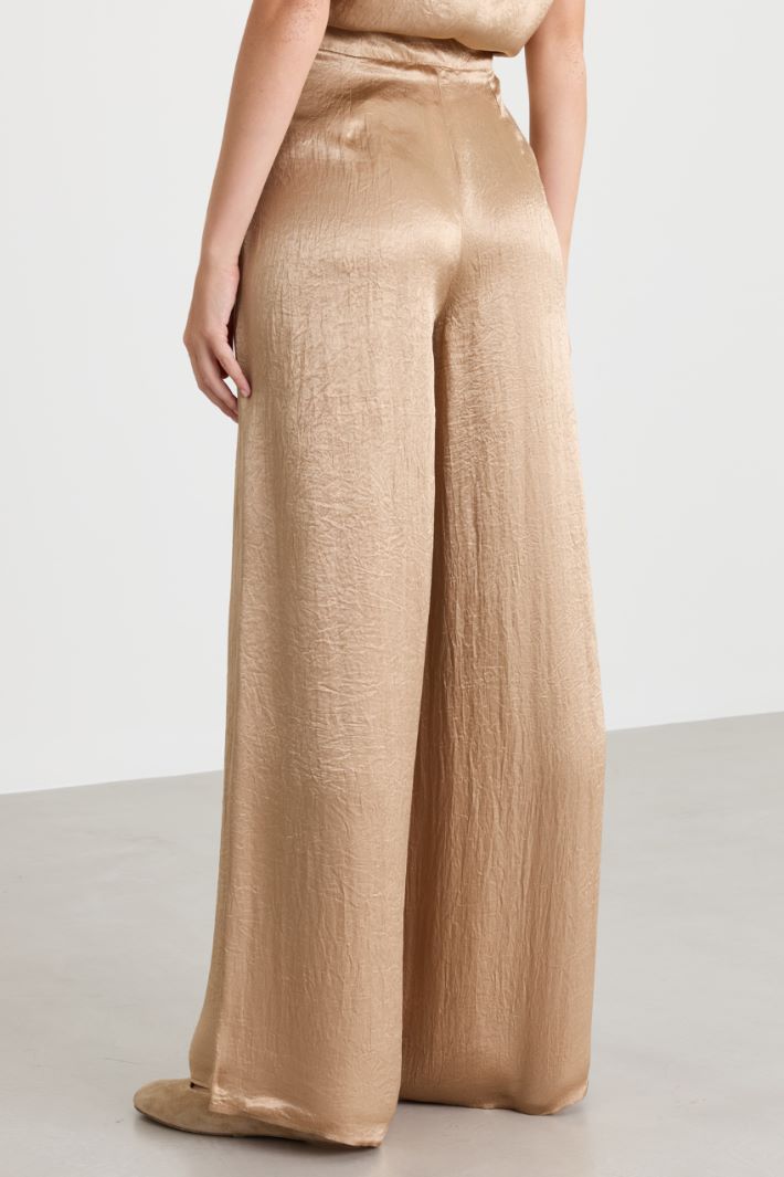 Wide-leg crinkle satin trousers - CAMEL - Intrend - 4