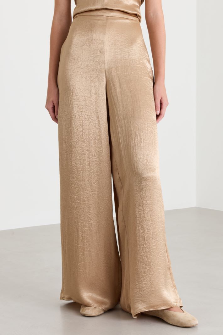 Wide-leg crinkle satin trousers - CAMEL - Intrend - 2