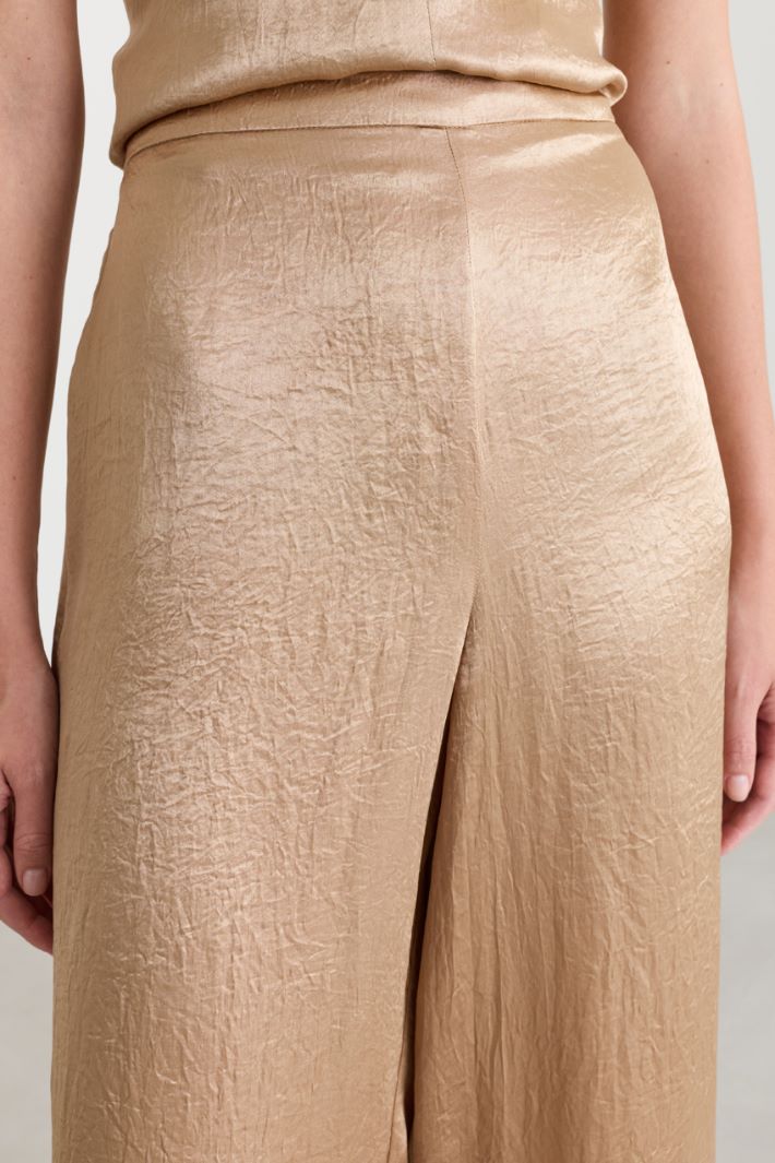 Wide-leg crinkle satin trousers - CAMEL - Intrend - 3