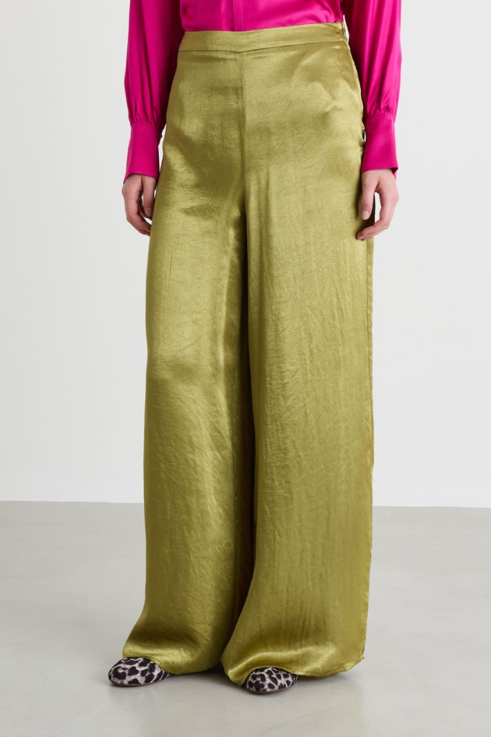 Wide-leg crinkle satin trousers - GREEN - Intrend - 2