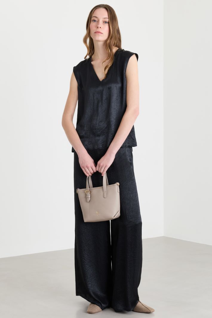 Wide-leg crinkle satin trousers - BLACK - Intrend