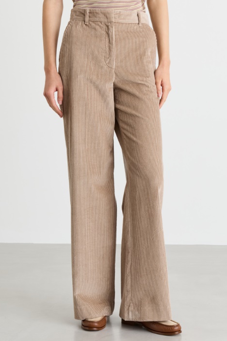 Pantalone ampio in velluto a coste