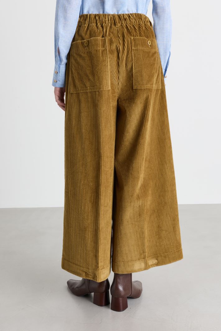 Cropped velvet trousers - GREEN - Intrend - 4