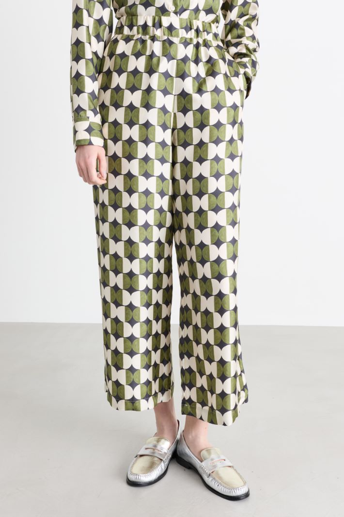 Printed twill trousers - BLACK WHITE GREEN - Intrend - 2