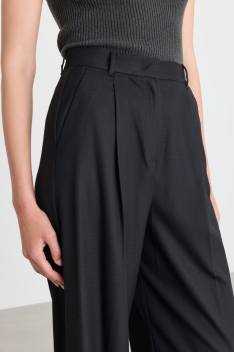 Pantalone ampio in viscosa stretch