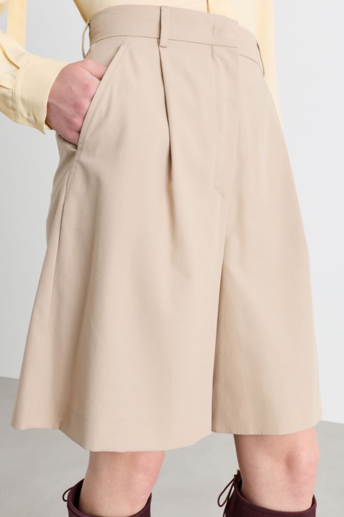 Bermuda in gabardina - BEIGE - Intrend - 3