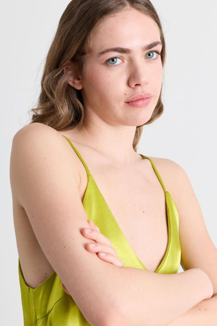 Top in raso stretch - VERDE - Intrend - 3
