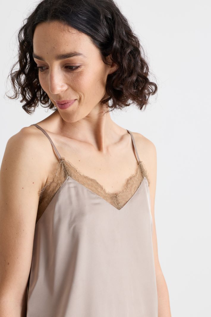 Top sfiancato in raso leggero - BEIGE - Intrend - 3