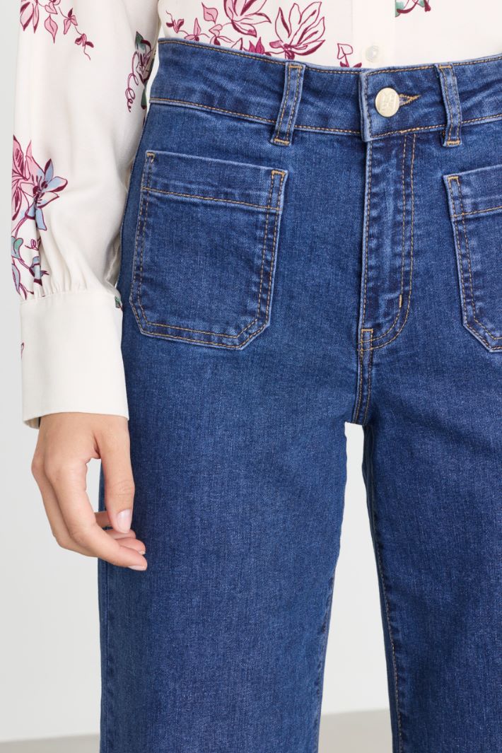Jeans mit aufgesetzten Taschen - BLAU - Intrend - 3