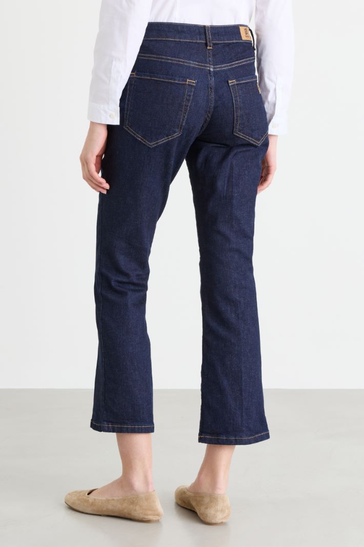 Figurbetonte Cropped-Flare-Jeans - BLAU - Intrend - 4