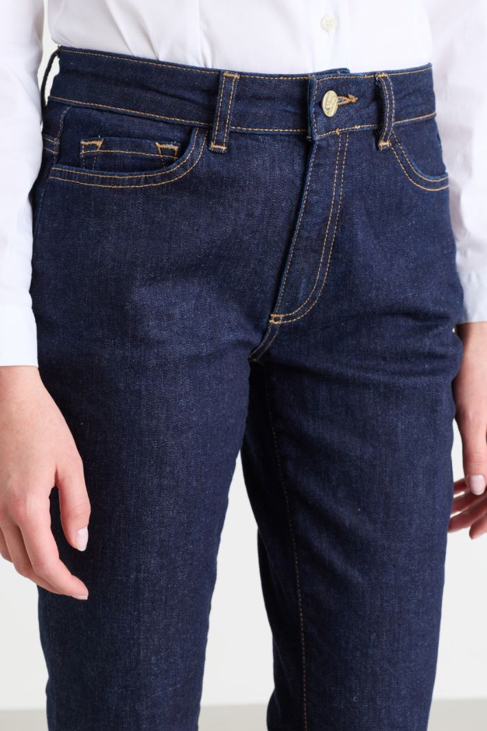 Figurbetonte Cropped-Flare-Jeans - BLAU - Intrend - 3