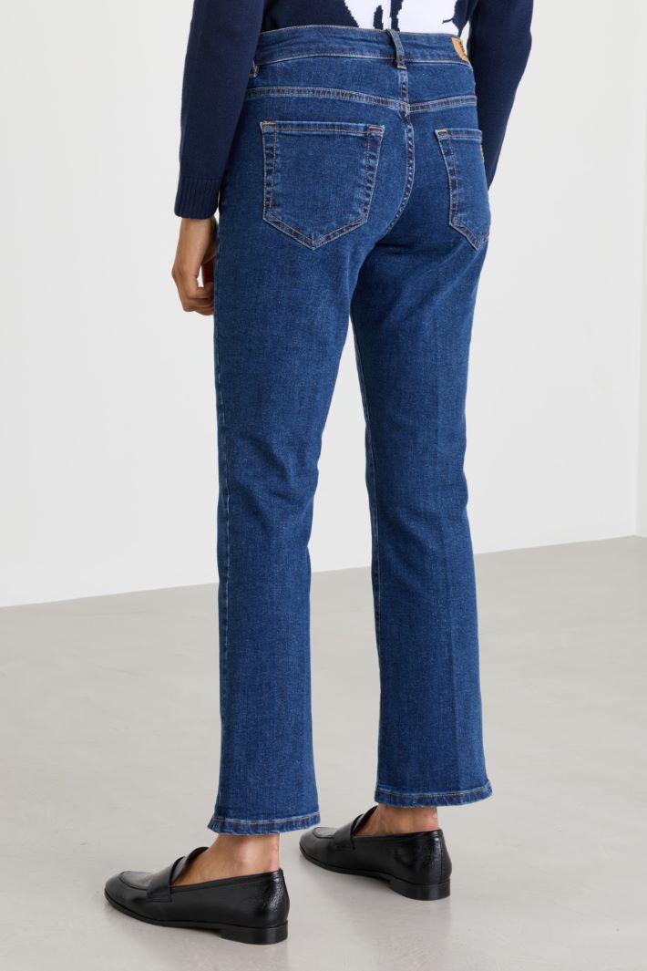Figurbetonte Cropped-Flare-Jeans - BLAU - Intrend - 4