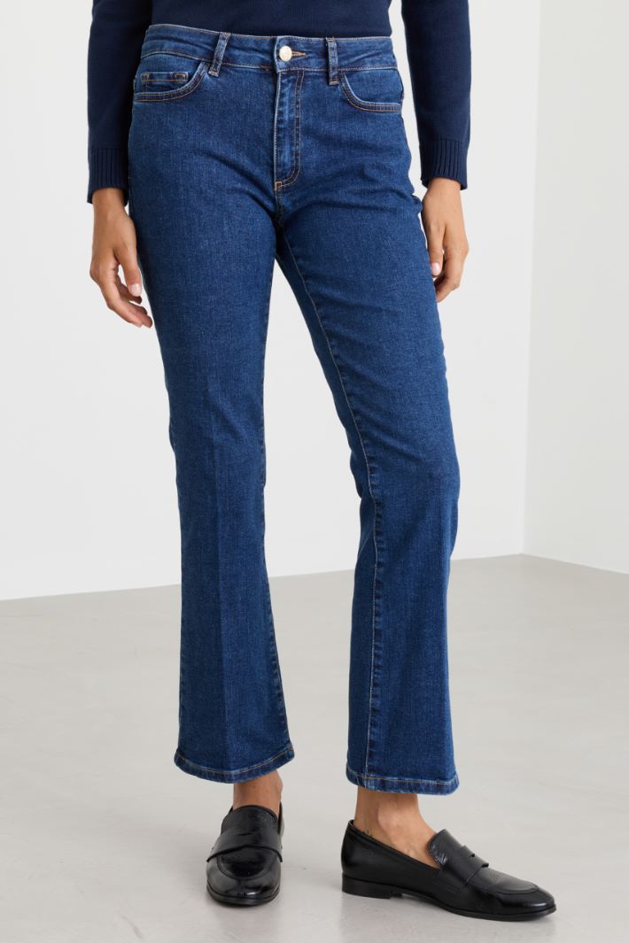 Figurbetonte Cropped-Flare-Jeans - BLAU - Intrend - 2