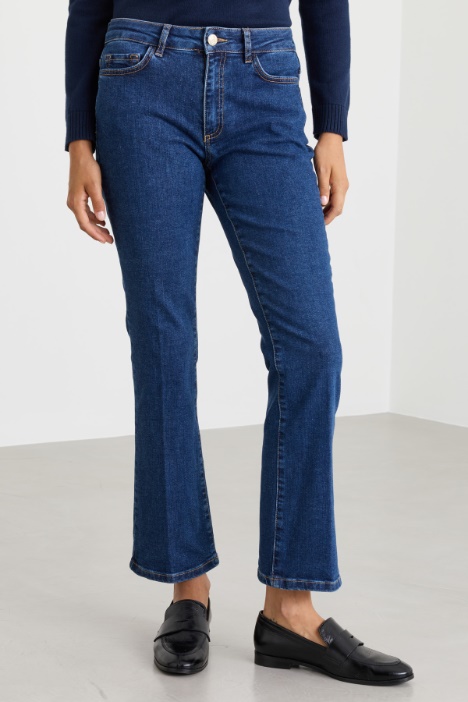 Jeans flare aderente cropped