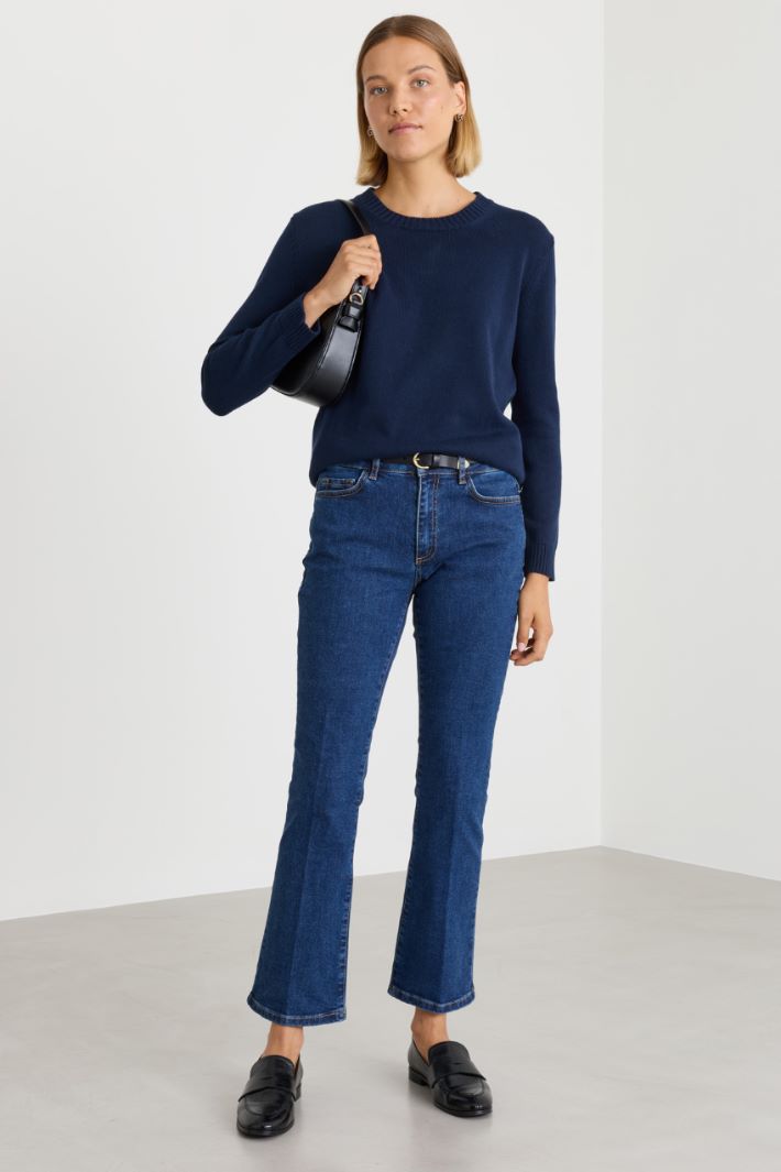 Figurbetonte Cropped-Flare-Jeans - BLAU - Intrend