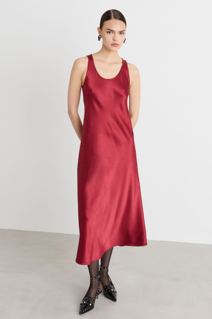 Sleeveless satin dress - RED - Intrend - 2