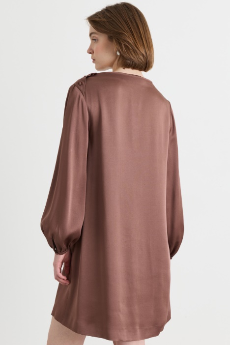 Abito in crepe lucido