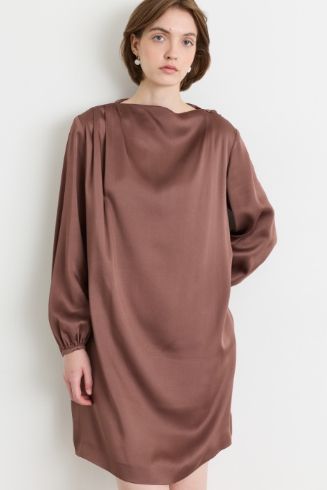Abito in crepe lucido
